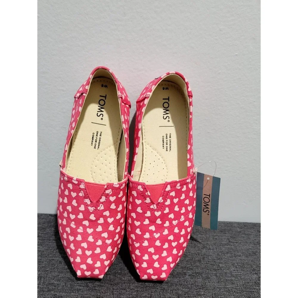TOMS Wmm belmont raspberry hearts Women's Casual Flat Slip On Size 6